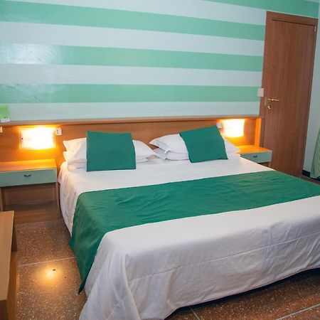 Albergo Glory Borghetto Santo Spirito Exteriér fotografie