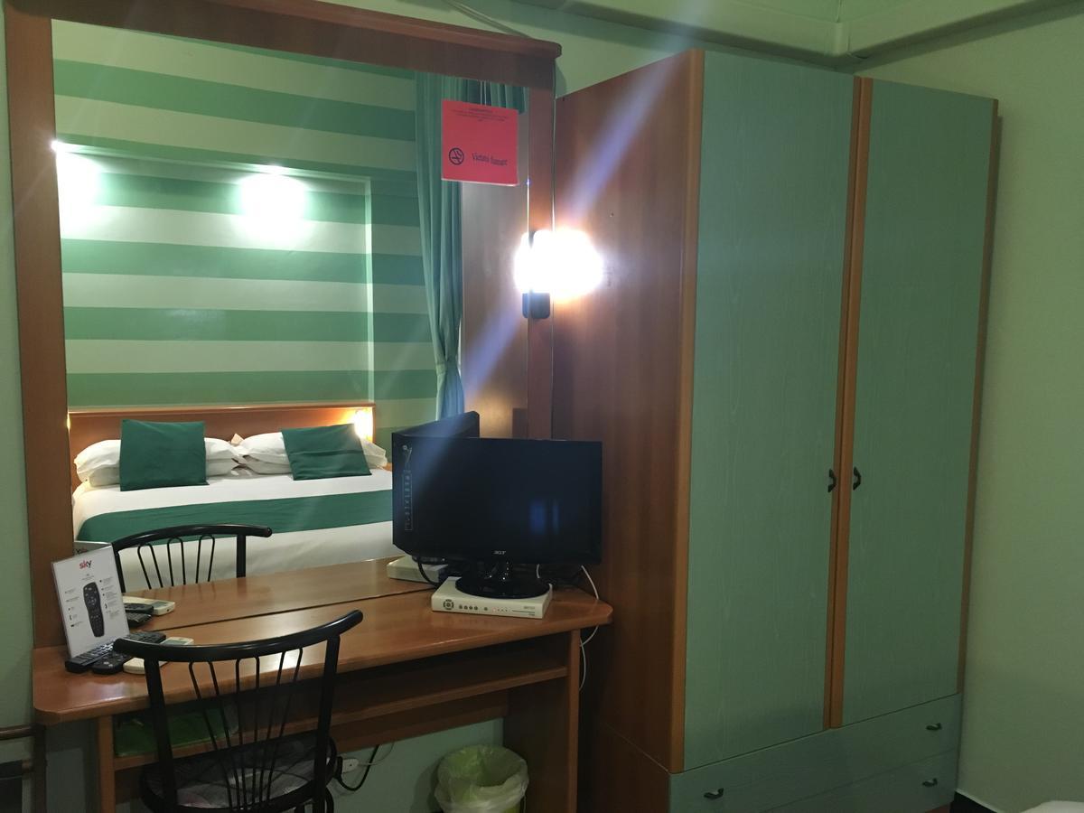 Albergo Glory Borghetto Santo Spirito Exteriér fotografie