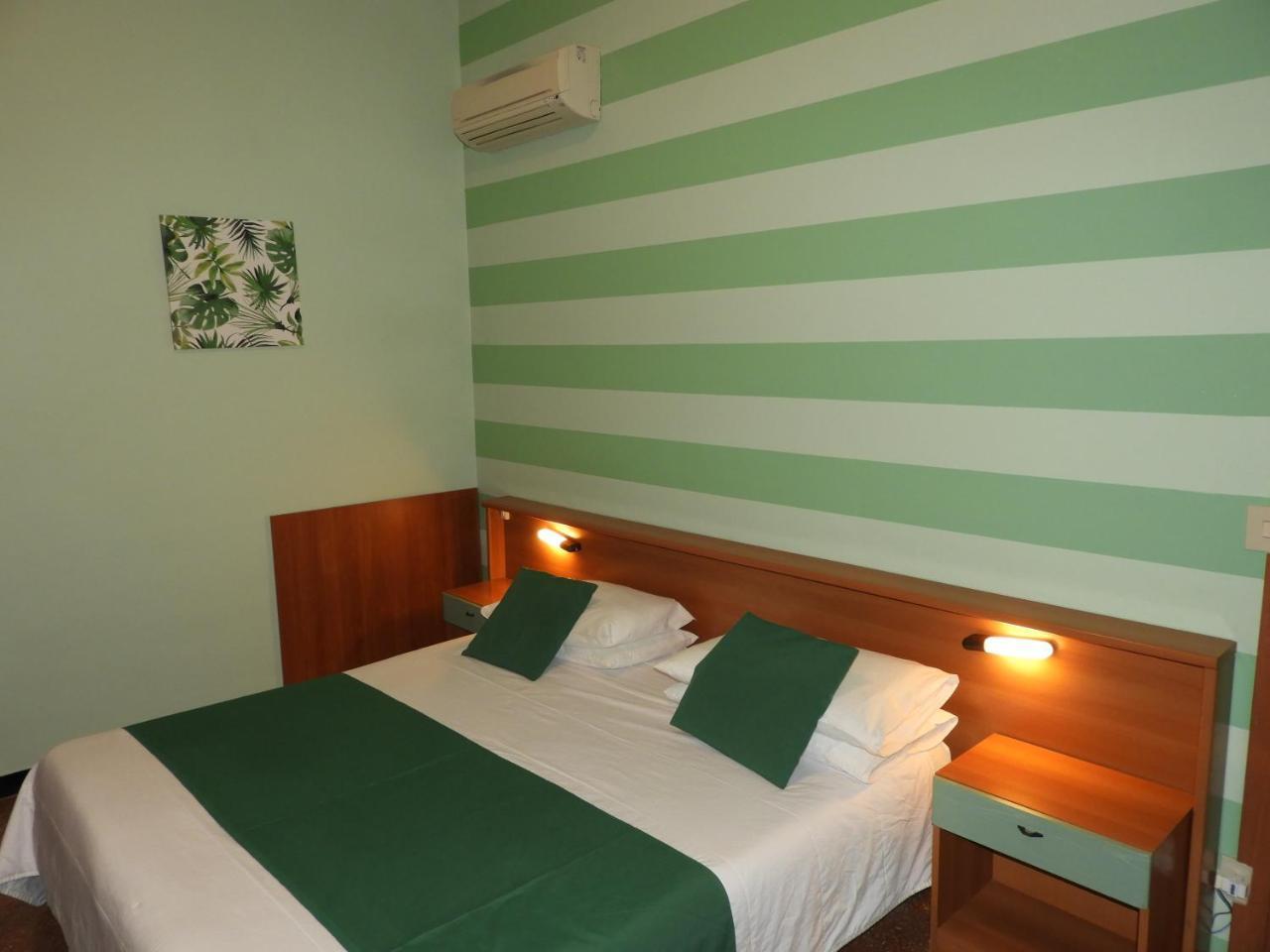 Albergo Glory Borghetto Santo Spirito Exteriér fotografie