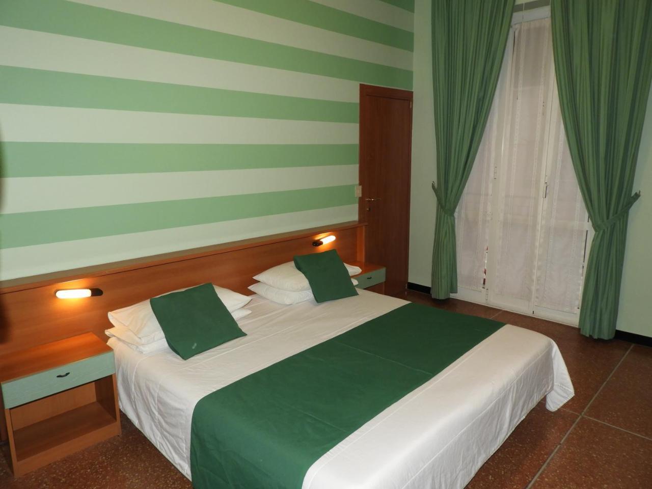 Albergo Glory Borghetto Santo Spirito Exteriér fotografie